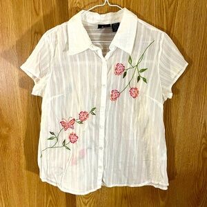 White Floral/ Butterfly Embroidered Sheer 100% Cotton Vintage 80’s Button Top